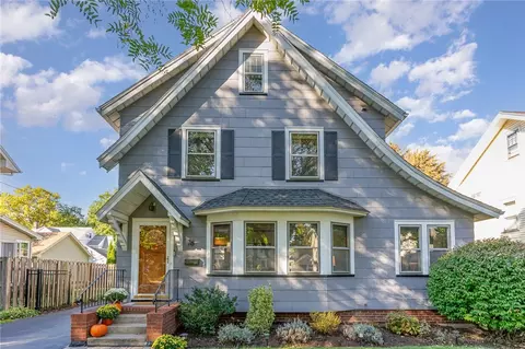 76 Elm Dr, Rochester, NY 14609