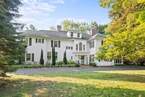 65 W Jefferson Rd, Pittsford, NY 14534