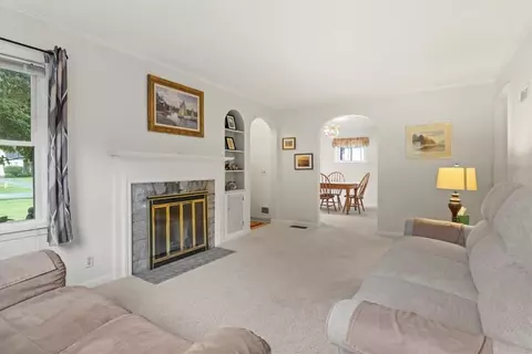 62 Mayfair Dr, Irondequoit, NY 14617 photo 5