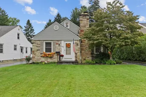 62 Mayfair Dr, Irondequoit, NY 14617