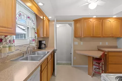 62 Mayfair Dr, Irondequoit, NY 14617 photo 9