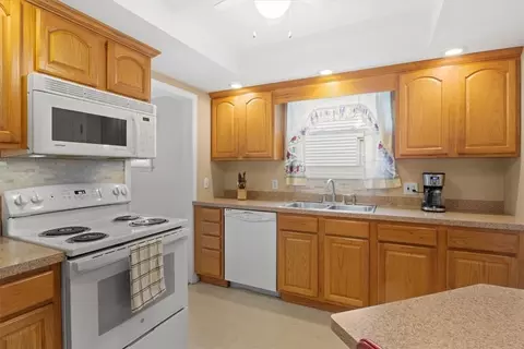 62 Mayfair Dr, Irondequoit, NY 14617 photo 11