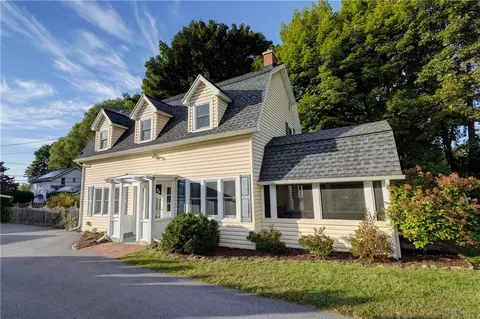 33 Astor Dr, Brighton, NY 14610