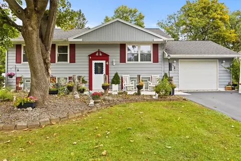 4 Forest Ave, Victor, NY 14564