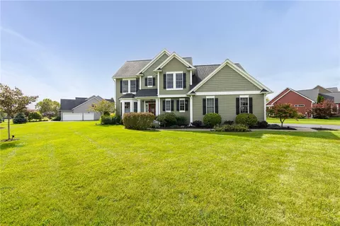 1 Golden Bell Ct, Perinton, NY 14450