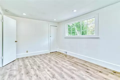 86 Lodge Dr, Irondequoit, NY 14622 photo 6