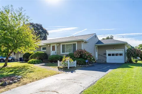 27 Angora Dr, Irondequoit, NY 14617