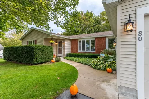 30 Elm St, Bloomfield, NY 14469