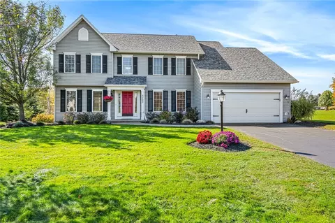 5203 Crescent Hl, Canandaigua, NY 14424