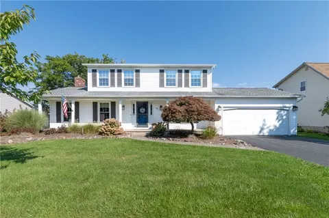 118 Crestway Ln, Greece, NY 14612