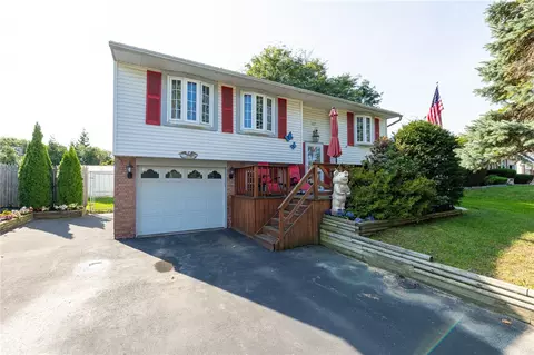 327 Alfonso Dr, Greece, NY 14626