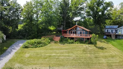 11021 Overview Dr, Grove, NY 14884