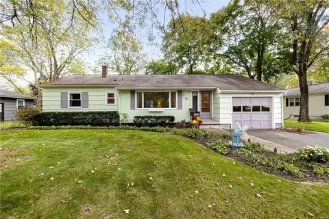 21 Valley Brook Rd, Penfield, NY 14526