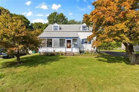 242 Dorsey Rd, Greece, NY 14616