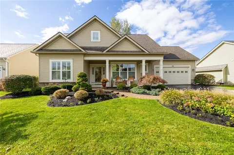196 Spencer Ln, Canandaigua, NY 14424