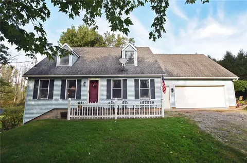 4279 Lake Rd, Holley, NY 14470