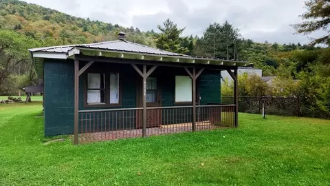 4204 Sizerville Rd, Emporium, PA 15834