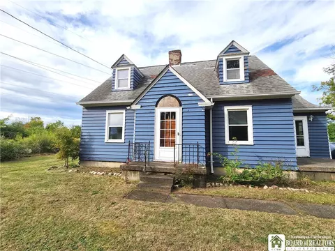 4088 Sowles Rd, Hamburg, NY 14075