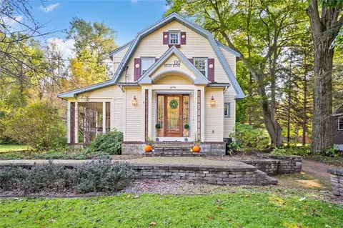 120 Helen Rd, Rochester, NY 14623