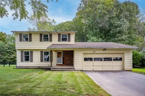 142 Parklands Dr, Greece, NY 14616