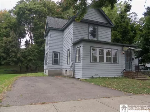 50 Cleveland Ave, Pomfret, NY 14063