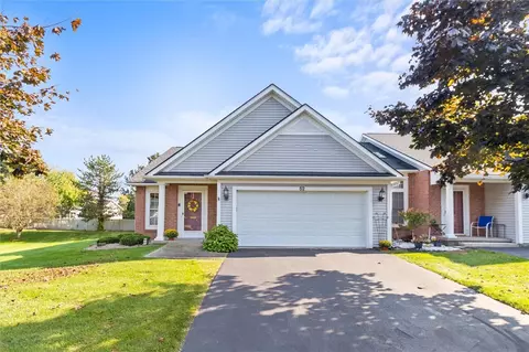 52 Amberwood Pl, Greece, NY 14626