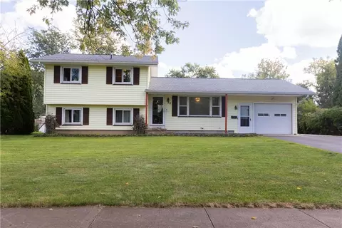22 Dawnhaven Dr, Gates, NY 14624