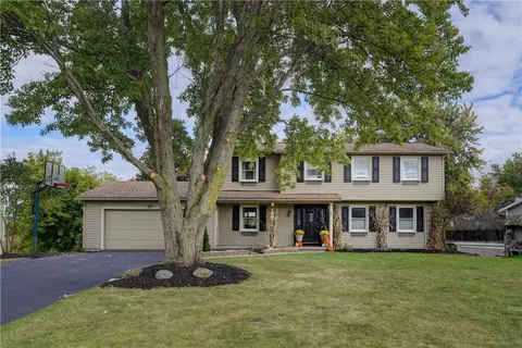 80 Grandview Dr, Perinton, NY 14450