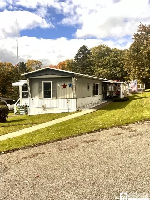 130 7th St Greenhurst Village Dr, Jamestown, NY 14701