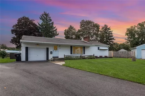 341 Coolidge Rd, Irondequoit, NY 14622