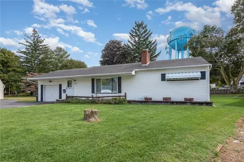 341 Coolidge Rd, Irondequoit, NY 14622 photo 2