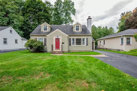 506 Beechwood Dr, East Rochester, NY 14445