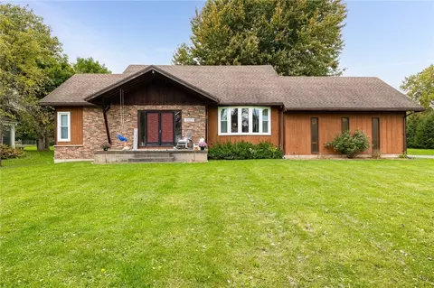 1123 Hatch Rd, Webster, NY 14580