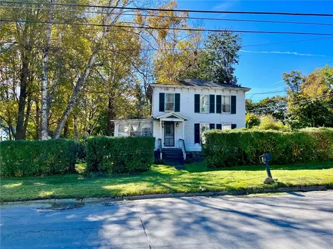 25 State St, Oxford, NY 13830