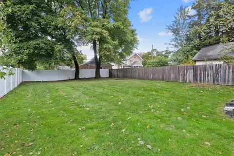 89 Medfield Dr, Irondequoit, NY 14609 photo 27
