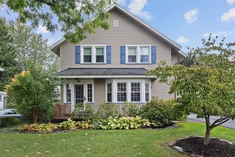 89 Medfield Dr, Irondequoit, NY 14609