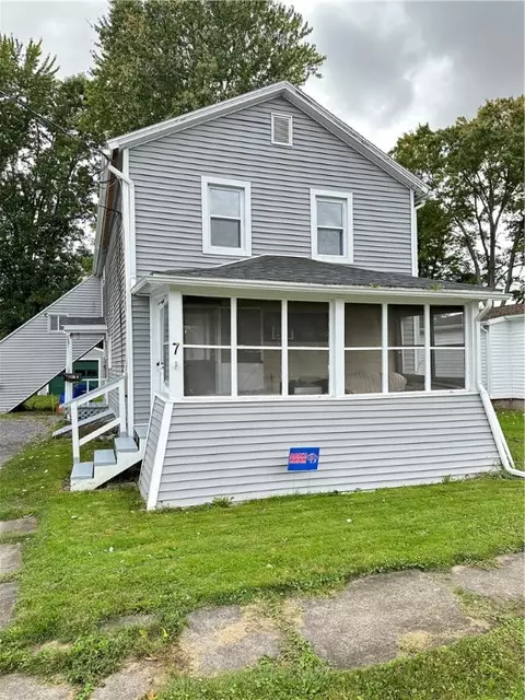 7 Maynard St, Seneca Falls, NY 13148