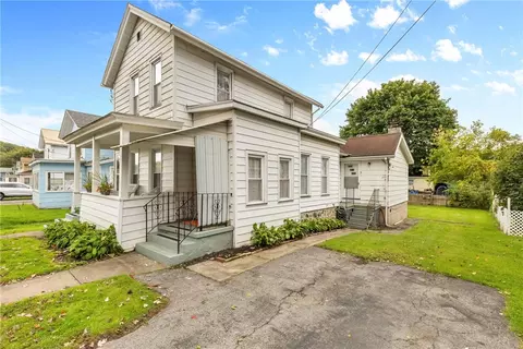 12 Shuler St, Lyons, NY 14489 photo 6