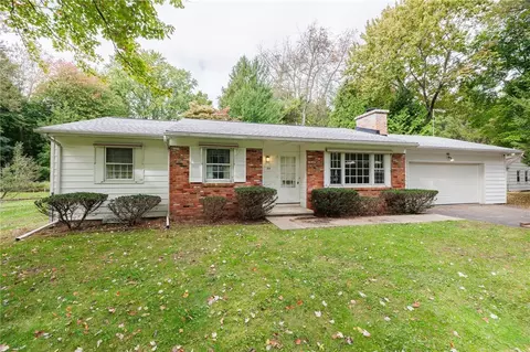 44 Harvest Rd, Perinton, NY 14450