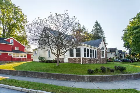 1433 Chili Ave, Gates, NY 14624