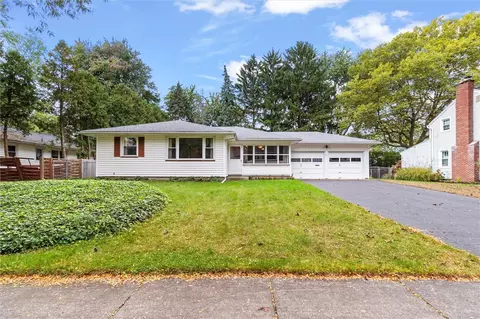 39 Driftwood Ln, Irondequoit, NY 14617
