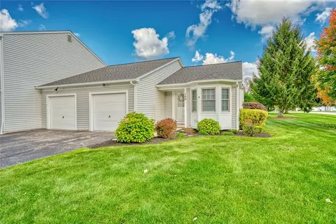 746 Levelle Ct, Webster, NY 14580