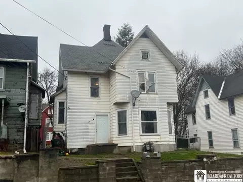 18 Bowen St, Jamestown, NY 14701