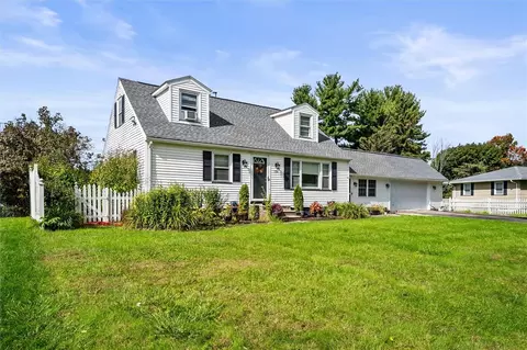 101 Camelot Dr, Rochester, NY 14623