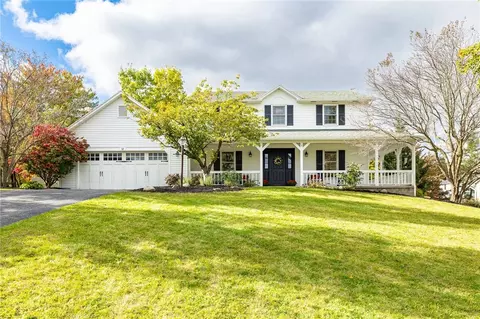 12 Waycross Rd, Perinton, NY 14450