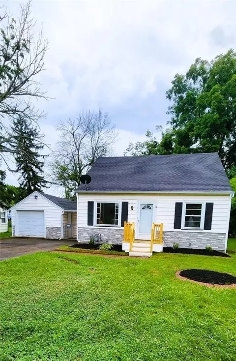 273 English Rd, Greece, NY 14616