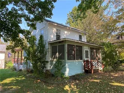 13 Cohocton St, Naples, NY 14512