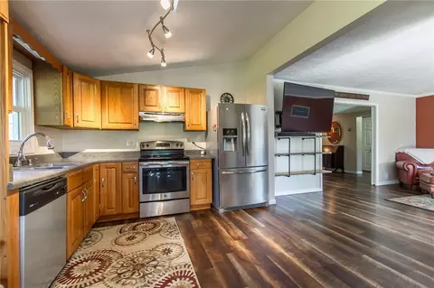 106 E Main St, Clifton Springs, NY 14432 photo 4