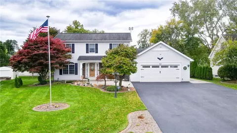 947 Limpet Dr, Webster, NY 14580