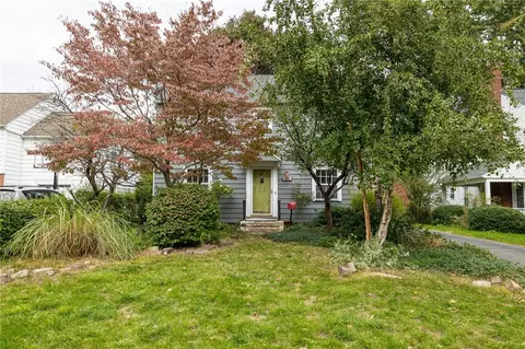 176 Wyndale Rd, Irondequoit, NY 14617